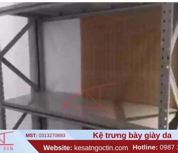 Mẫu kệ trưng bày giày dép đa chất liệu bền ĐẸP được săn đón