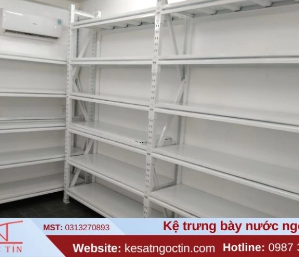 Kệ trưng bày nước ngọt đẹp bền cho cửa hàng của bạn