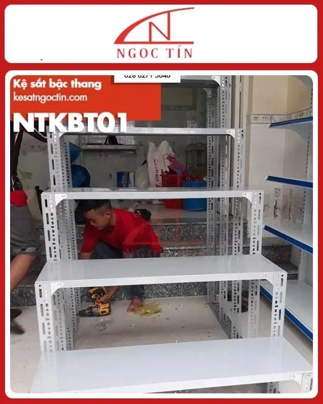 Kệ sắt hình bậc thang NTKBT01