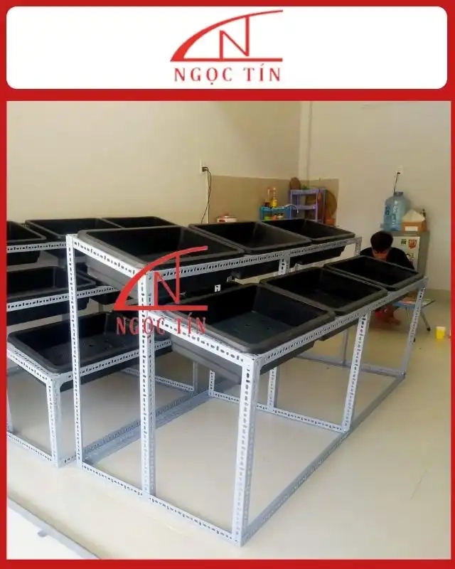 Kệ V Lỗ 2 Tầng NTKSVL21 Bậc Thang Trồng Rau Dài 0.6m x Rộng 0.4m x Cao 1.2m