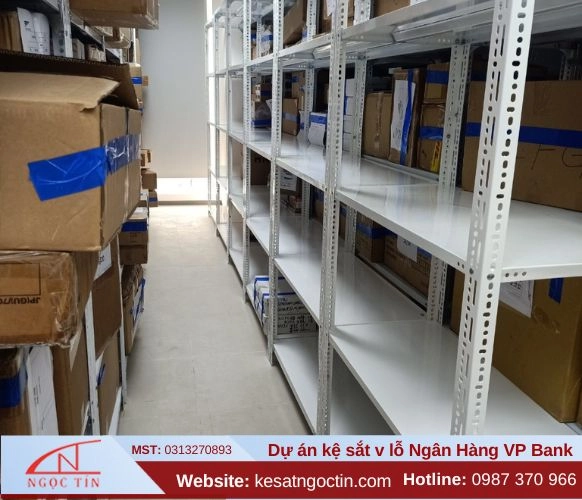 Hoàn thiện kệ siêu thị cho chuỗi siêu thị ở Ocenpark Hưng Yên
