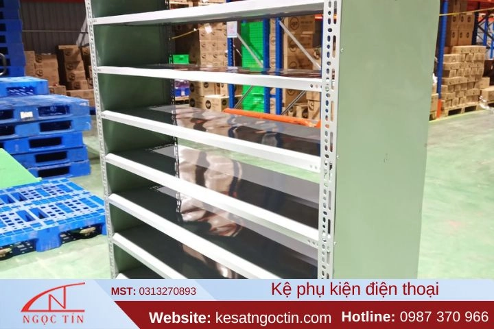 Các loại kệ phụ kiện điện thoại cho cửa hàng