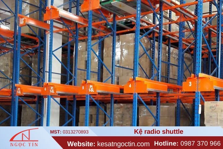 Kệ radio shuttle là gì ưu điểm so sánh khác nhau với kệ drive in