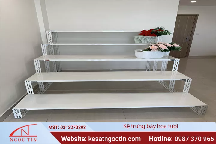 Các mẫu kệ trưng bày hoa tươi ĐẸP MẮT
