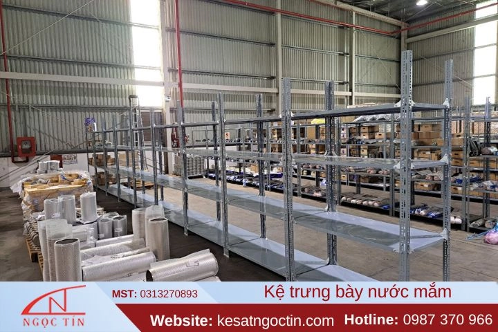 Kệ trưng bày nước mắm gia vị
