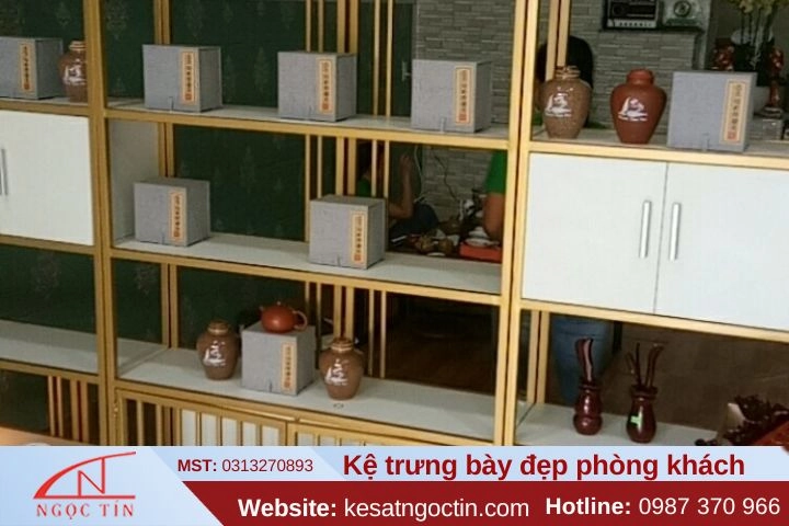 Mẫu kệ trang trí phòng khách đẹp nên lựa chọn