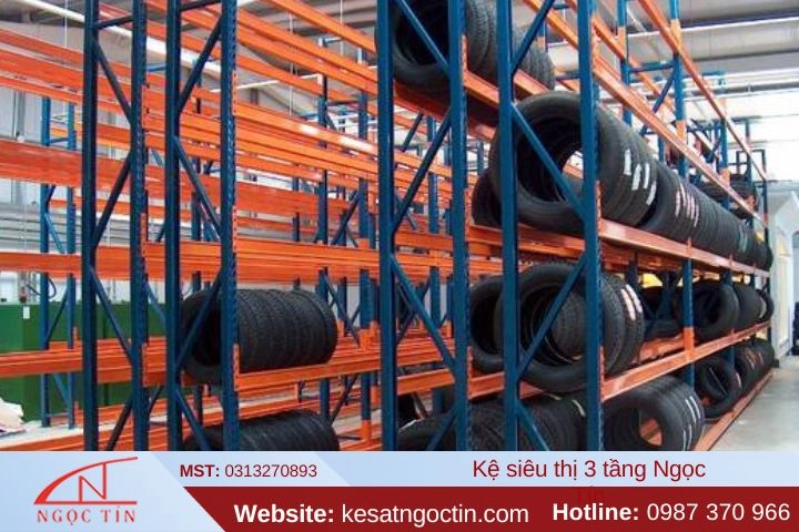 Kệ để lốp xe máy hiện đại bền chắc nhất hiện nay