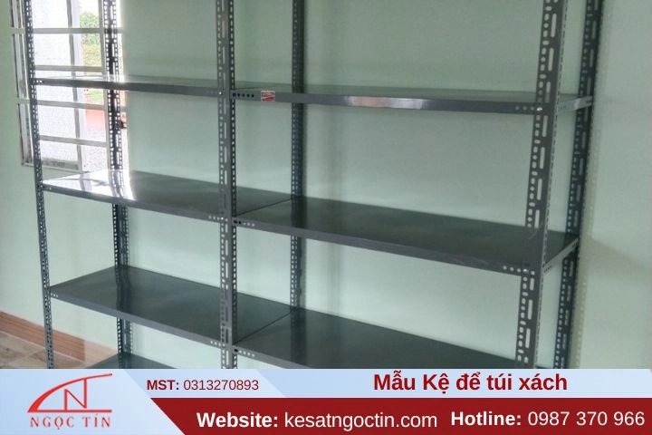 Kệ để túi xách bằng sắt đẹp tiện lợi bền và chất lượng